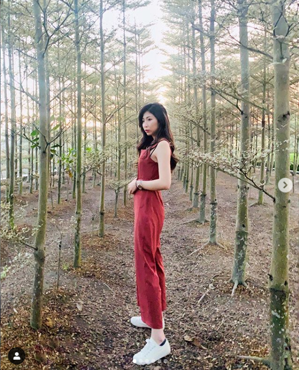 Chắc chắn rồi, với nhan sắc xinh đẹp như này Fuzhong Yang nhận được vô vàn lời khen có cánh từ CĐM và không ít lượt thả tim đã được dân tình gửi tới cô nàng.