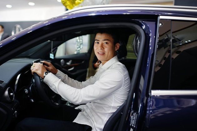 Không chỉ sở hữu nhà riêng, Duy Mạnh và Quỳnh Anh còn từng khiến người hâm mộ xuýt xoa khi cùng tậu một chiếc “siêu xe” với giá khoảng 3 tỉ đồng hồi cuối năm ngoái.