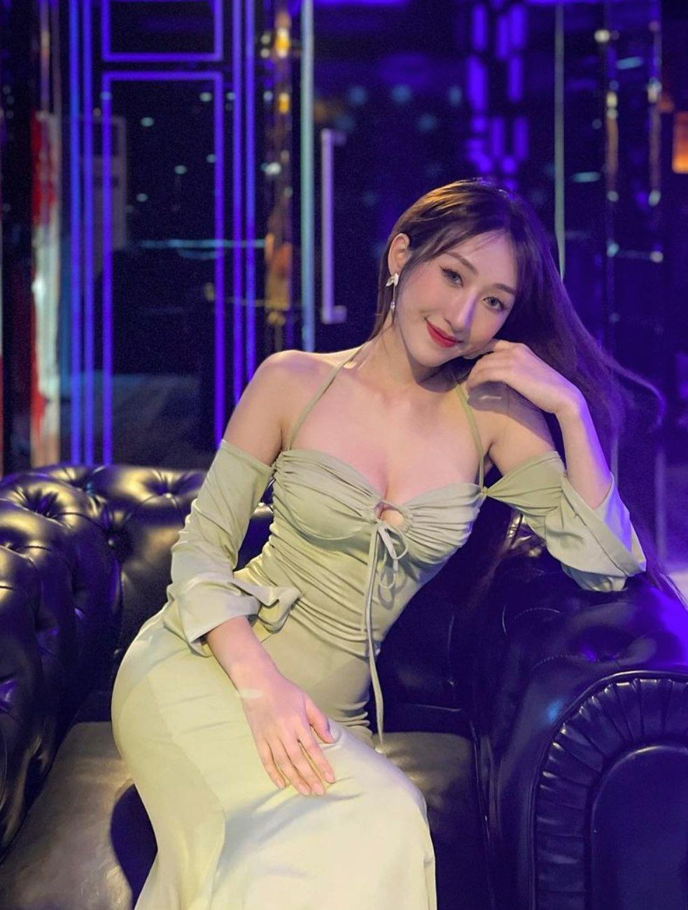 Trong mỗi video ngắn Tiên chọn cách tiếp cận đơn giản, lồng ghép âm nhạc, cách luyến láy, ngữ điệu tự nhiên giúp người xem dễ dàng luyện theo.