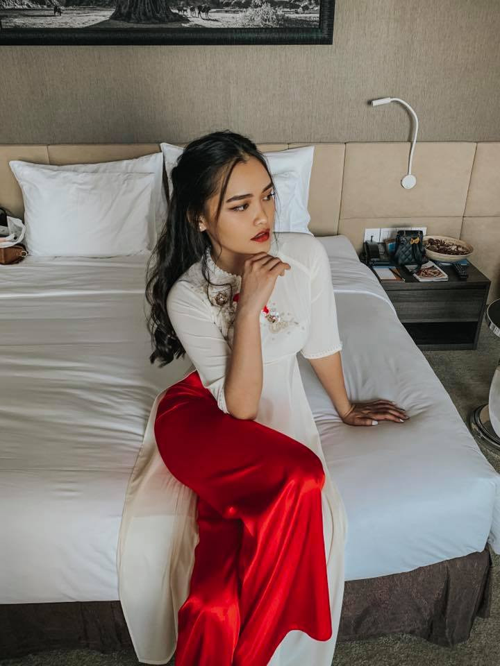 Linda Ngô và Phong Đạt sở hữu một kênh chung, chuyên làm về những tình huống hàng ngày của các cặp đôi yêu nhau và có 3,5 triệu người theo dõi.