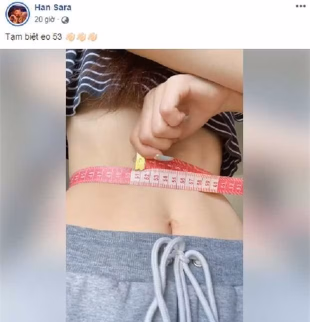 Có lẽ Han Sara là cái tên "bất bại" trong đường đua vòng eo nhỏ nhất Vbiz. Bởi vòng eo của cô nàng này chỉ 50,5cm