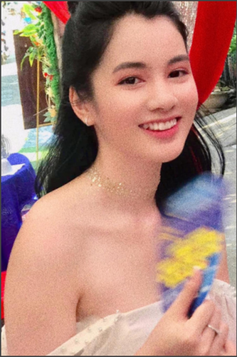 Không chỉ táo bạo thử sức với gu thời trang quyến rũ, Cẩm Đan còn nhận những lời nhận xét tích cực về việc thay đổi vóc dáng.