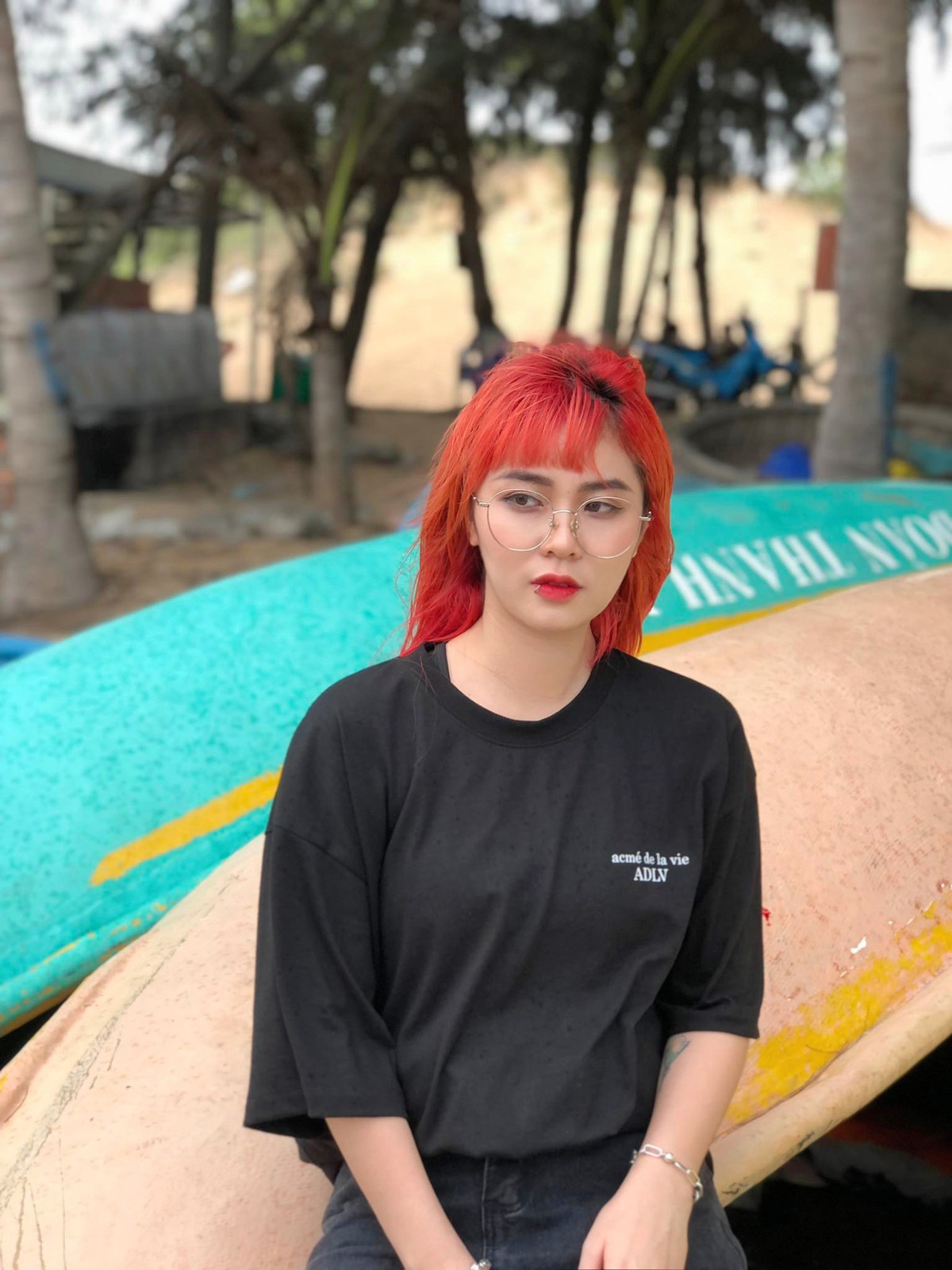 Sau đó, Misthy tiếp tục thử 3 bộ đồ khác. Siêu mẫu khẳng định: “Minh Tú tin rằng chắc các bạn cũng như tôi chưa từng thấy Misthy mặc trang phục quyến rũ, nữ tính như vậy”.