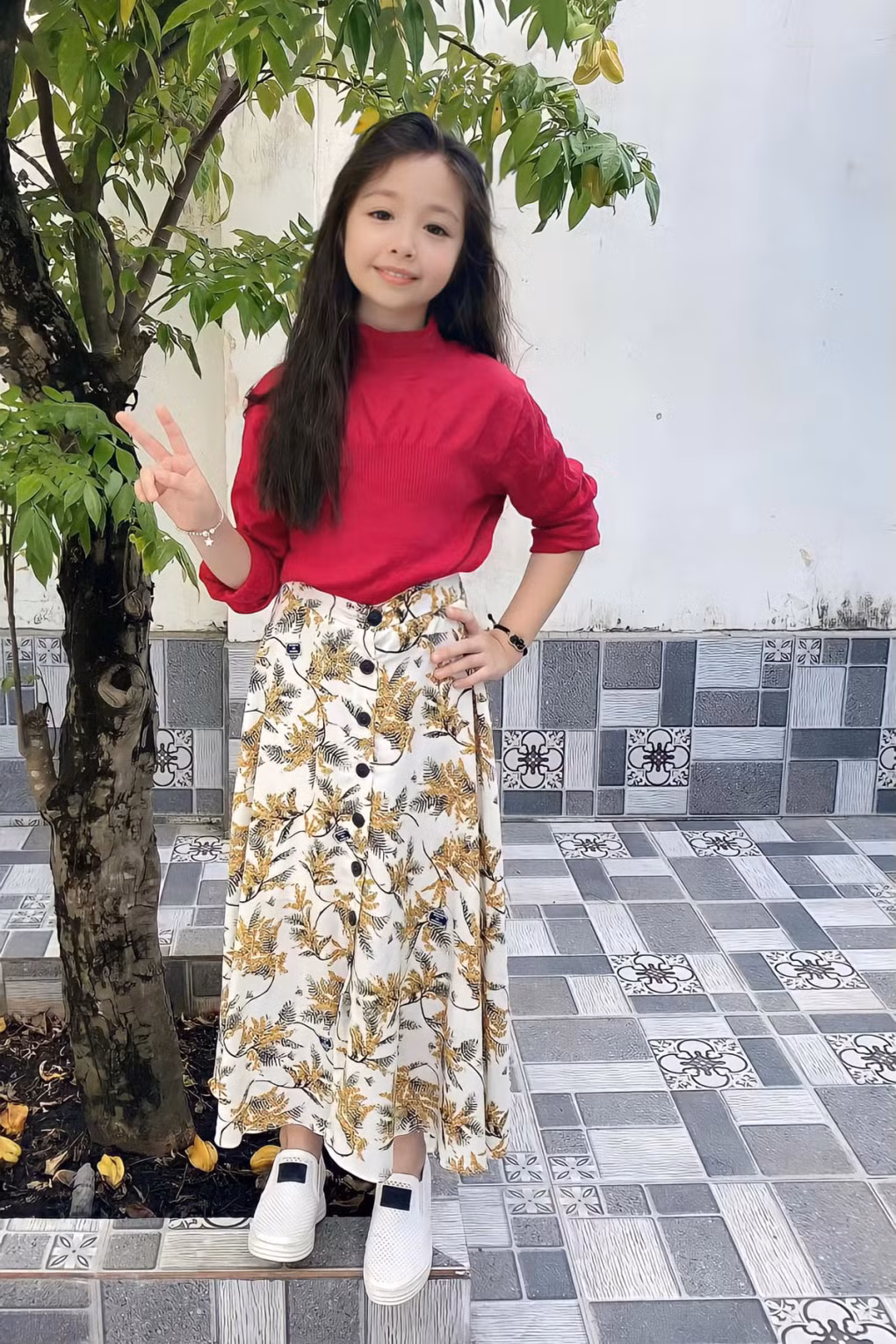 Nhân dịp đầu năm mới, con gái Elly Trần là Cadie Mộc Trà về quê thăm bà ngoại.