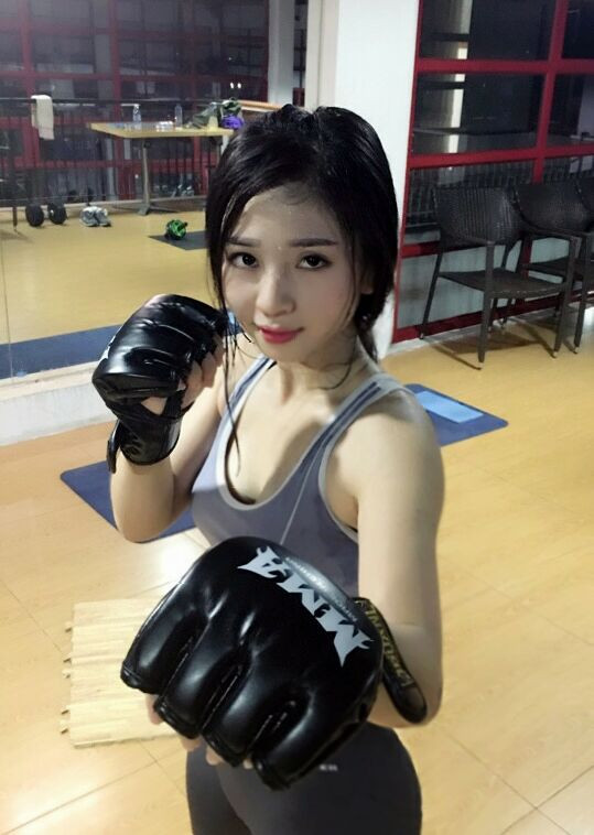 Hiện tại trang cá nhân của Trần Hậu sở hữu một lượng người theo dõi rất lớn.