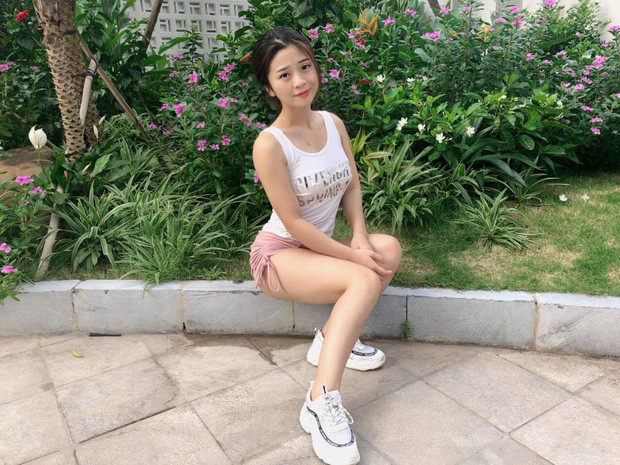 Sở hữu gương mặt đẹp, thân hình săn chắc, gợi cảm, Trần Hậu nhận được sự quan tâm rất lớn từ cộng đồng mạng.