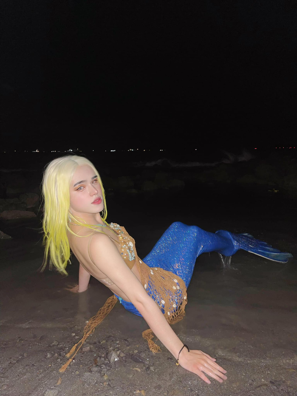 Tôi thấy nhiều bạn cũng "làm khùng làm điên" nhưng không mang lại sự vui vẻ. Tôi muốn thay thế những người đó mang lại những tiếng cười "sảng" hơn. Tôi không biết ngày mai, ngày kia thế nào, nhưng hiện tại mọi người gặp tôi ngoài đường đều rất vui. Họ xin chụp ảnh, nói rằng tôi "cưng" quá. Khi tôi làm việc ở một số quán bar, có người nhận ra và mời rượu, cho tôi tiền". Trần Đức Bo chia sẻ thêm.