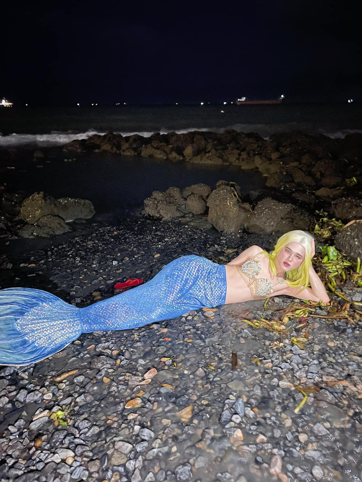 Hoá nàng tiên cá, thảm hoạ mạng Trần Đức Bo lại "tấu hài" Hoa nang tien ca, tham hoa mang Tran Duc Bo lai