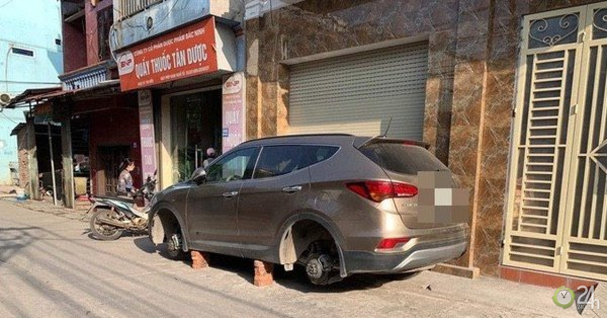 Đỗ xe chắn cửa và ngay lập tức bị chủ nhà tháo bánh.
