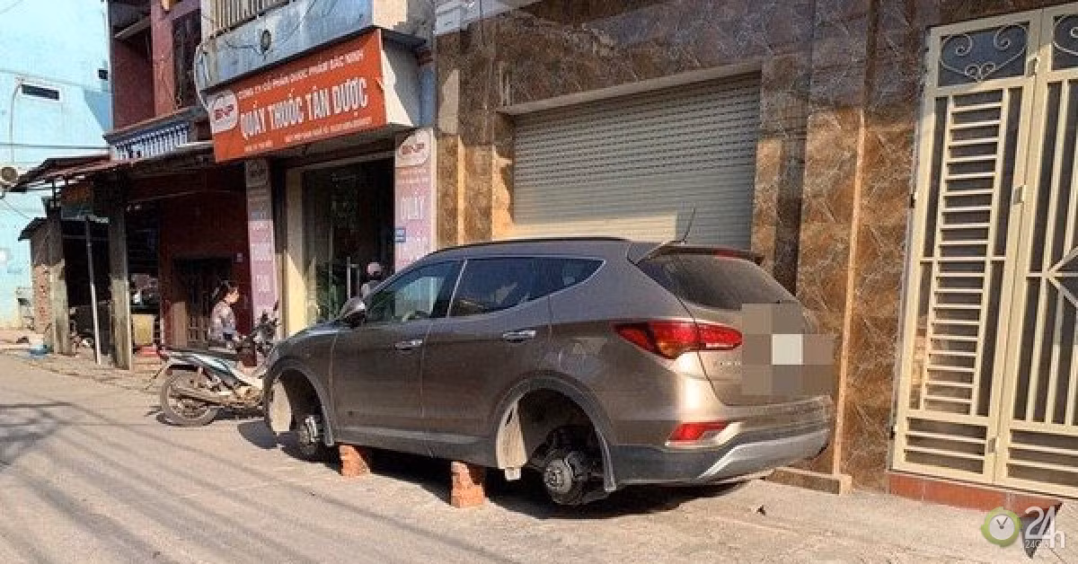 Đỗ xe chắn cửa và ngay lập tức bị chủ nhà tháo bánh.