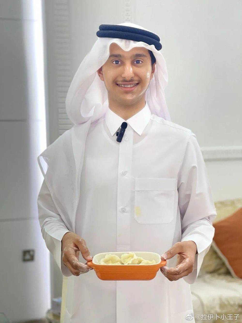 Chỉ sau khoảng hơn 1 tiếng phát livestream, tài khoản mạng xã hội của chàng trai đã tăng 600.000 người theo dõi và gần cán mốc 3 triệu người theo dõi.