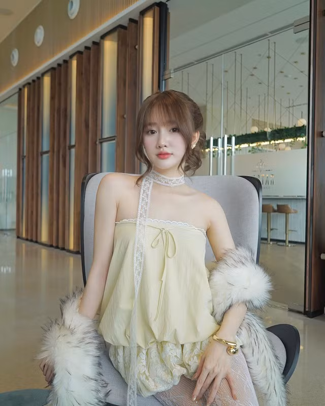 Cô nàng nhắn nhủ bên dưới bình luận của những người thắc mắc: "Oan ức quá"; "Không phải tôi"...