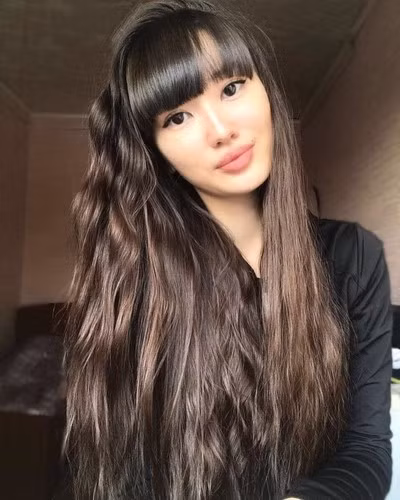 Gương mặt xinh xắn cùng thân hình cân đối, chiều cao 1,82 m của nữ VĐV "gây thương nhớ" cho nhiều người. Cô nhanh chóng trở nên nổi tiếng, được nhiều dân mạng và truyền thông gọi là "nữ thần bóng chuyền" hay "hoa khôi bóng chuyền".