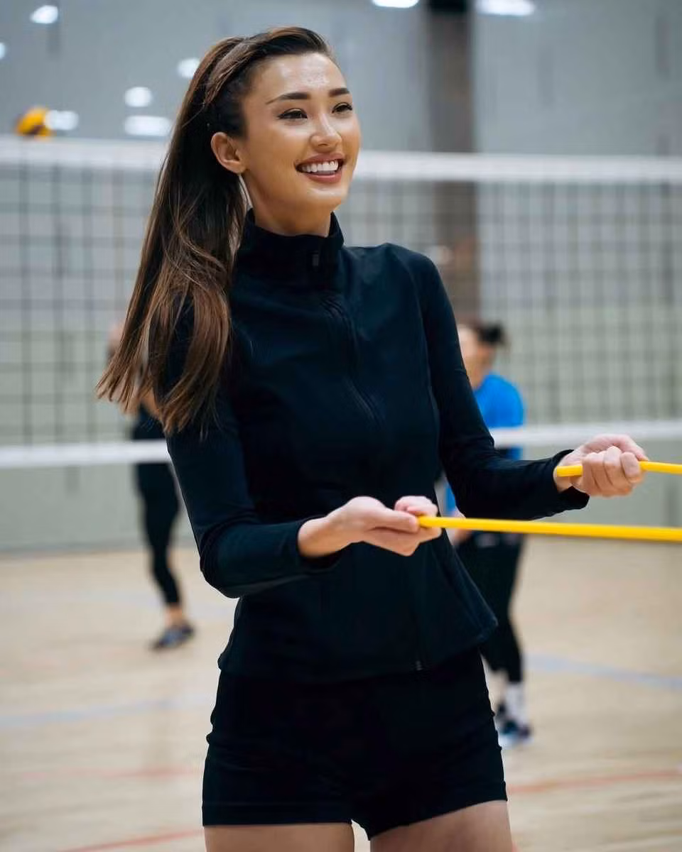 "Tôi rất vui khi cuối cùng cũng có thể đến Indonesia và chơi bóng chuyền ở đây. Tôi đã mơ về điều này trong 3-4 năm qua và giờ đây cuối cùng nó cũng có thể trở thành hiện thực", Altynbekova cho biết trong một thông cáo báo chí mà BolaSport.com nhận được.