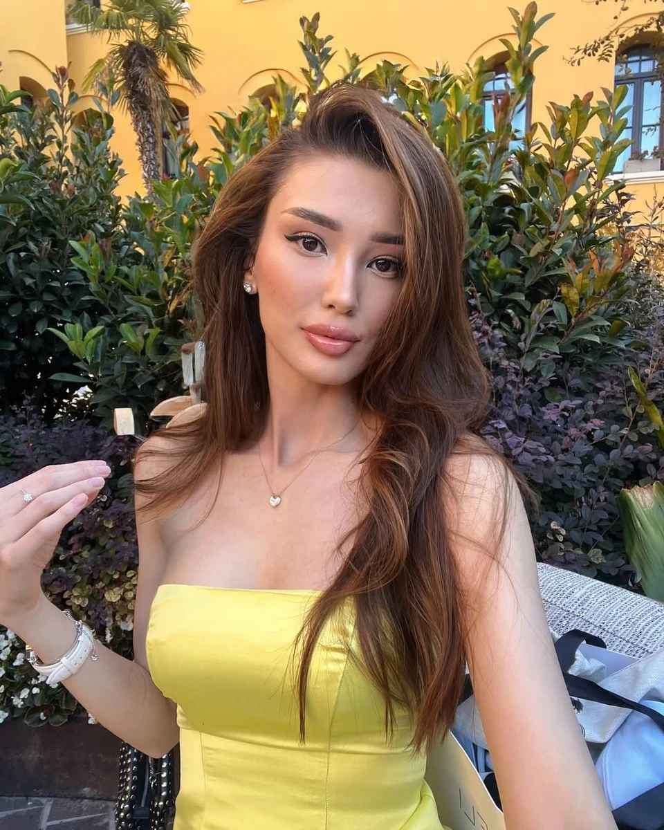 "Sau giải vô địch bóng chuyền nữ trẻ châu Á năm 2014 tại Đài Loan (Trung Quốc), tôi đã có rất nhiều người theo dõi từ Indonesia. Họ thường nói rằng muốn xem tôi chơi bóng chuyền ở Indonesia. Bây giờ điều đó cuối cùng cũng có thể xảy ra", hoa khôi bóng chuyền nói thêm.