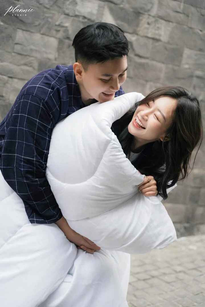 Phương Anh chia sẻ trên tờ VTC News rằng: "Hai vợ chồng mình còn đùa nhau là chọn đúng ngày lạnh nhất trong năm để chụp ảnh, sau còn có kỷ niệm kể cho con cháu".