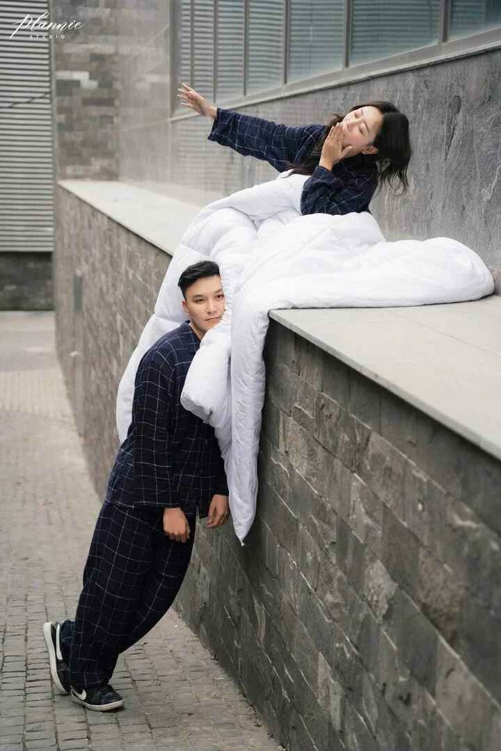 Ngay trước hôm chụp, trời mưa to nên ê kíp chụp và cặp đôi vợ chồng nhà KOL Phương Anh rất lo lắng, nhưng thật may là hôm sau trời lại tạnh ráo.