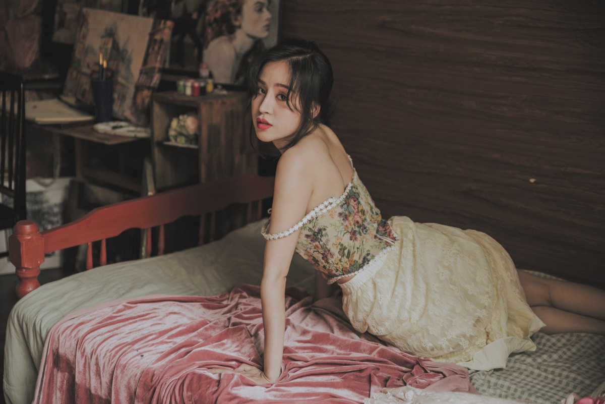 Từng là "thảm họa mạng" cách đây gần 10 năm trước, bà Tưng của hiện tại đã kín tiếng hơn. Cô chủ yếu ở bên gia đình và chăm sóc bản thân cũng như thực hiện những kế hoạch mới.