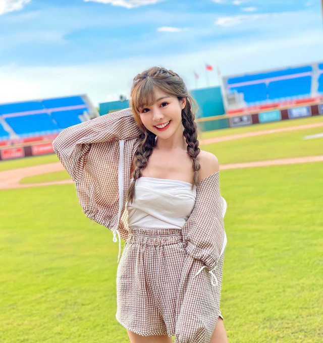 Hiện tại, trang Instagram của Eli thu hút tới hơn 250.000 follow.