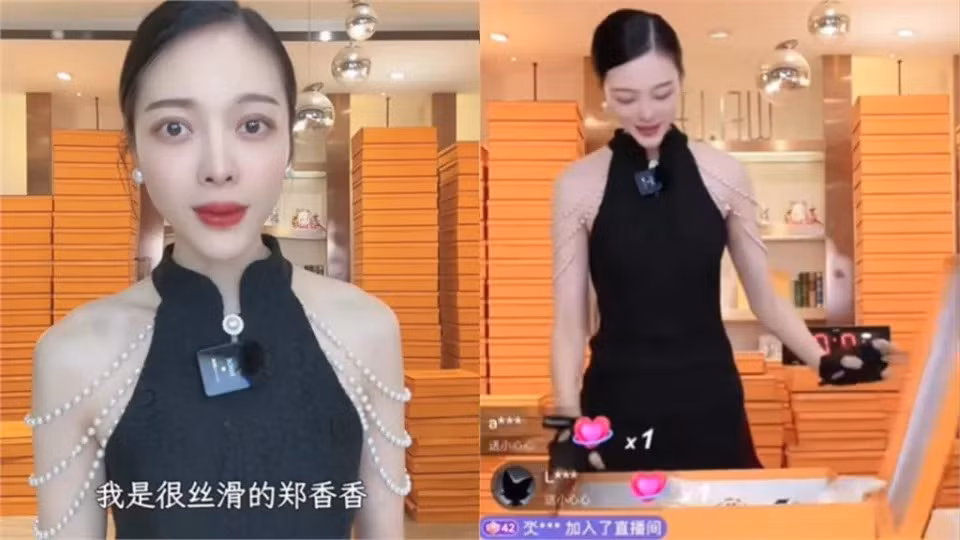 Theo đó, trong phiên live gần đây, cô nàng streamer lên sóng bán bộ đồ liền thân dành cho phụ nữ.