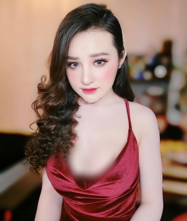 Cả Thanh Vân và Hứa Vy đều không có nhan sắc nổi bật, thành tích học tập hay tài năng nhưng bằng những lời nói bất cần đời, hành động ngông cuồng đã lôi kéo một lượng lớn các bạn trẻ tụ tập.