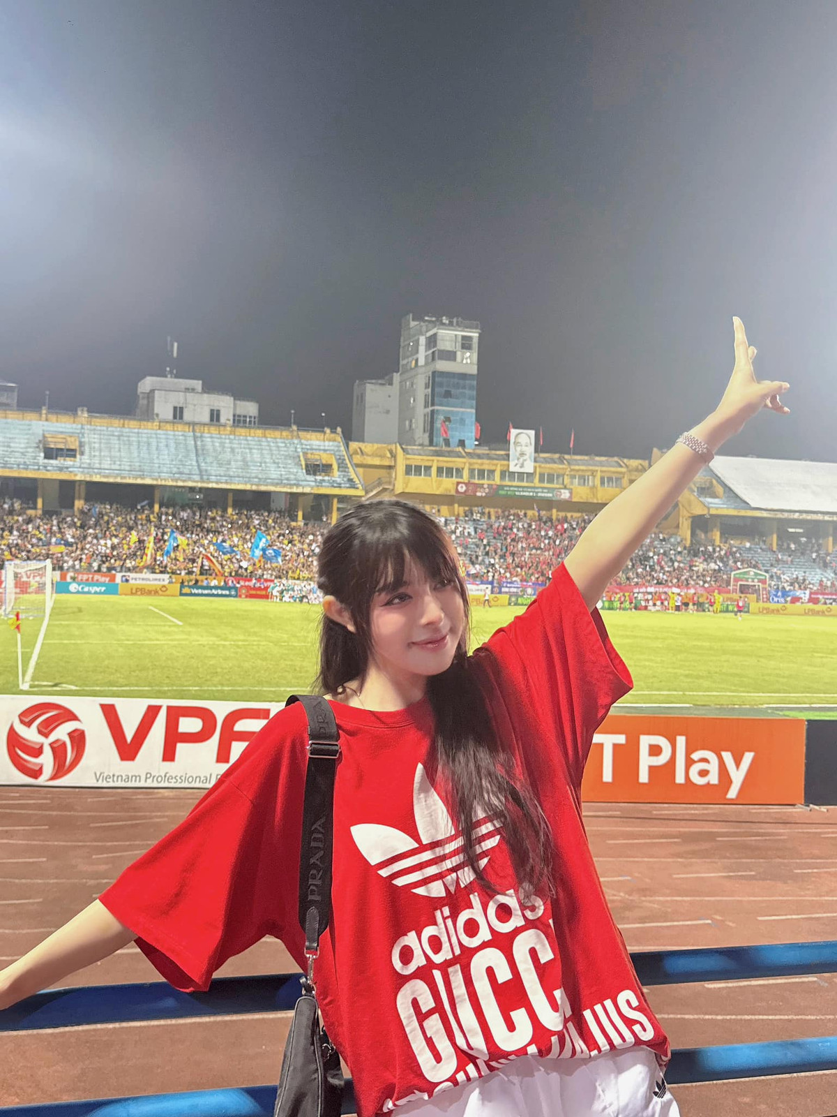 Nàng hot girl Nam Định còn sở hữu hơn 600.000 lượt follow trên instagram và hơn 160.000 người theo dõi trên Facebook.