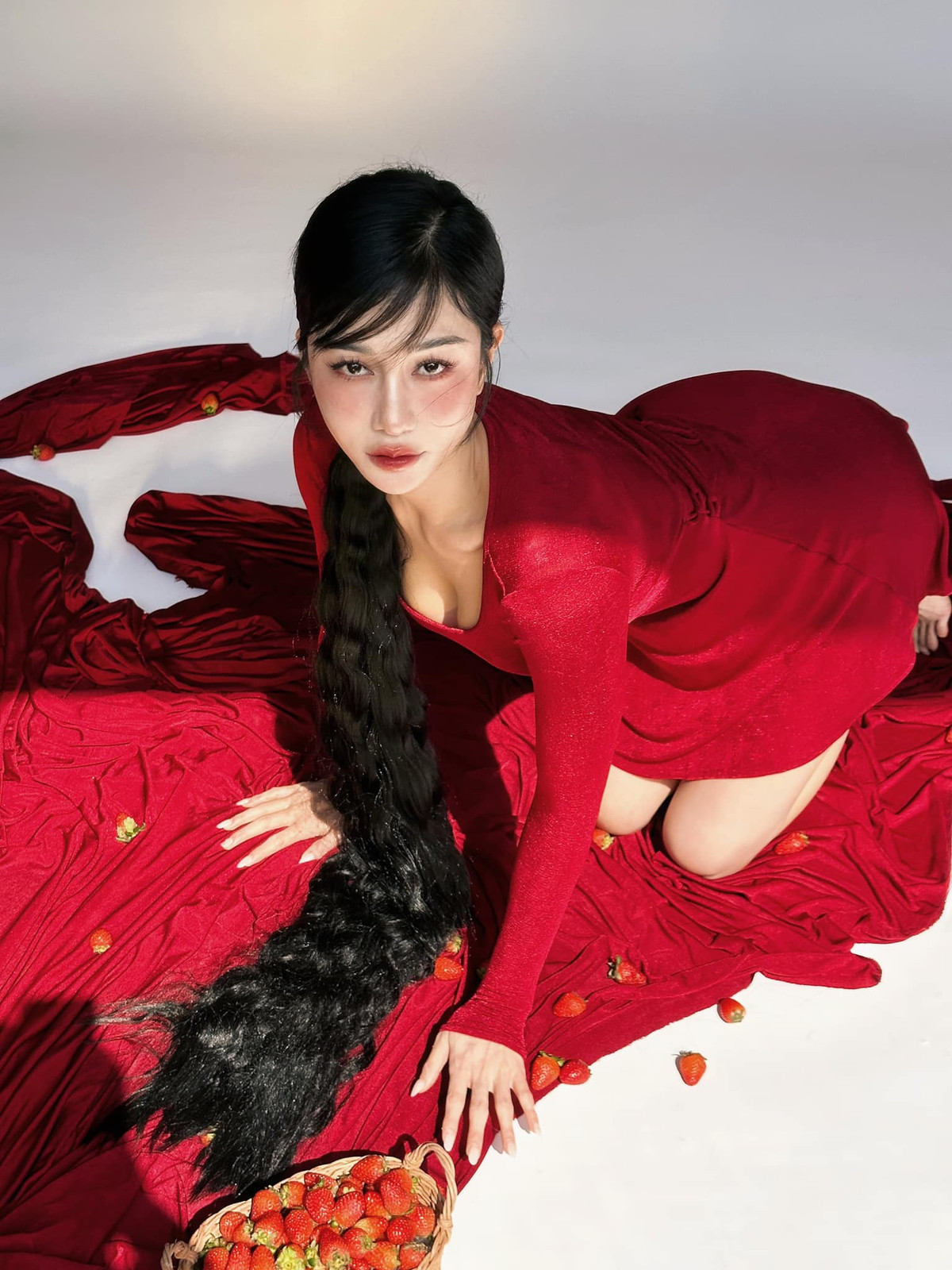 Ngoài duy trì chạy bộ 2 tiếng mỗi ngày, Trần Ngọc Bích còn quan tâm tới chế độ dinh dưỡng. Cô giữ thói quen uống nước chanh mật ong ấm mỗi sáng, trước khi ăn.