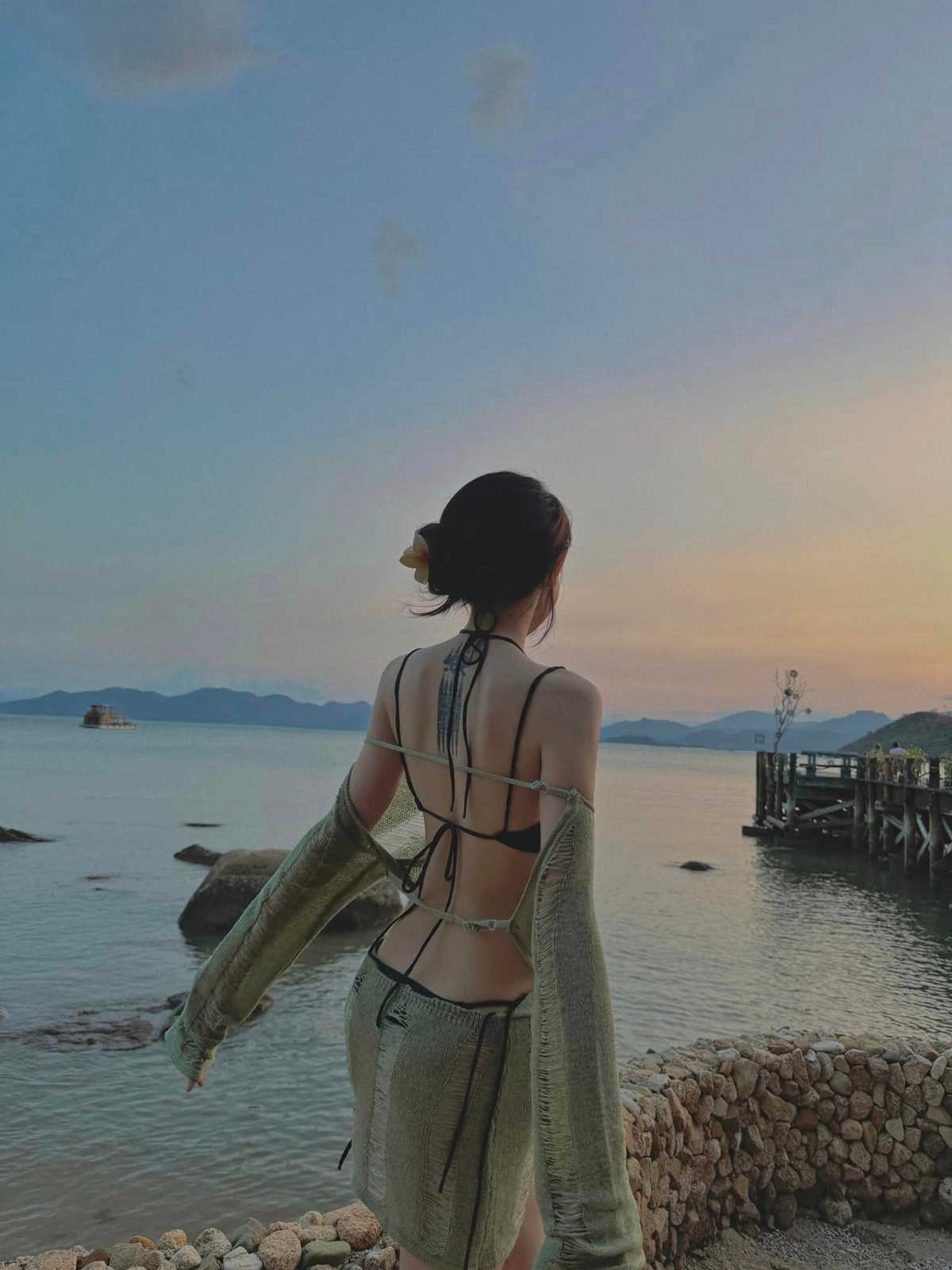 Kể từ sau khi "độ" thành công body, gái xinh phòng gym gốc Nam Định tự tin khoe body săn chắc của mình.