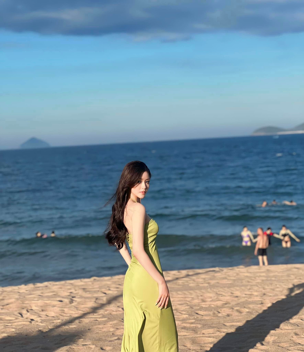 Được biết, cô gái trong ảnh tên là Đặng Thanh Ngân, sinh năm 1999, từng học ở Đại học Cần Thơ.