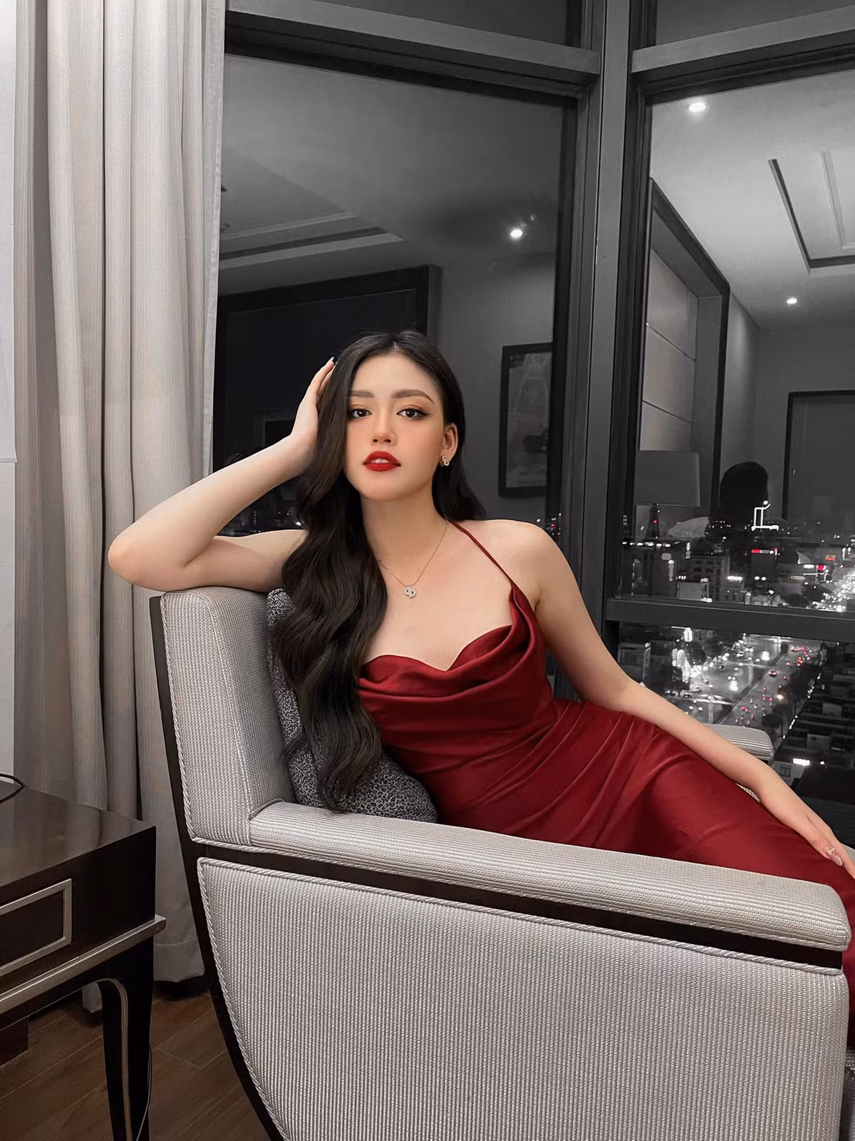 Việc phẫu thuật thẩm mỹ, Thanh Ngân cho hay, cô kiên quyết nói không với "dao kéo".