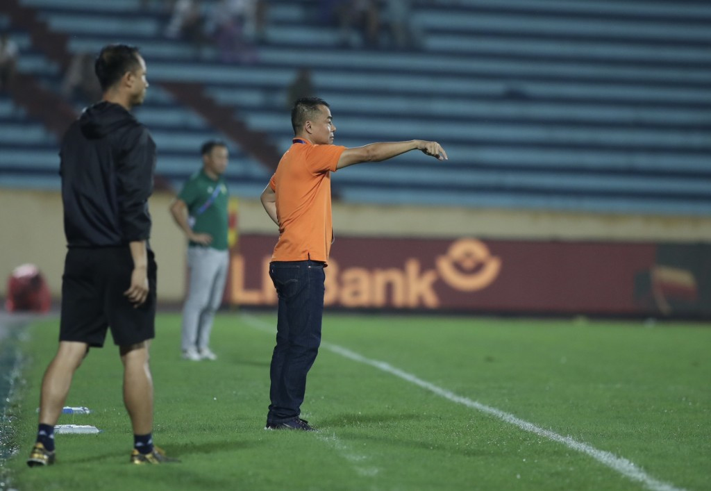 Dau an Tran Tien Dai khi ngoi ghe nong CLB Cong an Ha Noi-Hinh-2