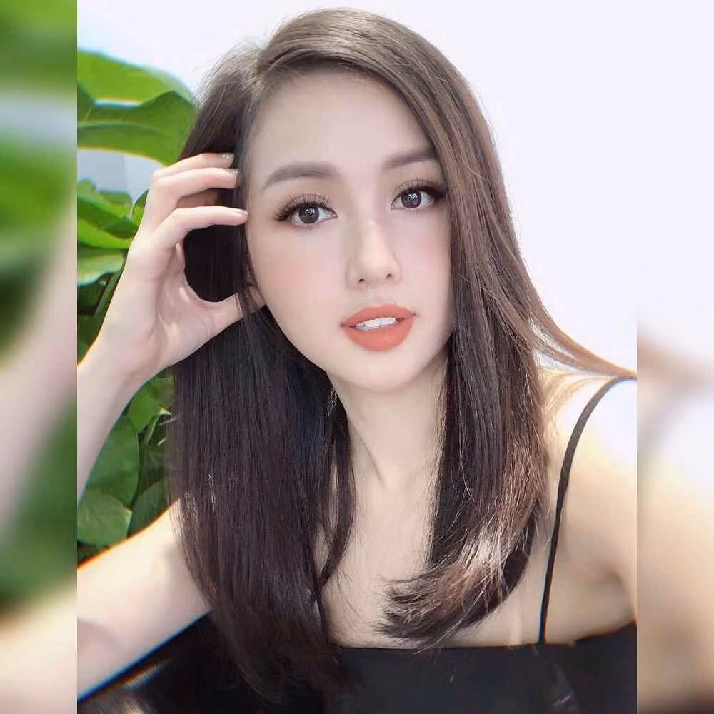 Tâm Tít (tên thật Phạm Thanh Tâm) là hot girl đời đầu bên cạnh những cái tên như Midu, Vân Navy, Mi Vân... Nickname Tâm Tít bắt nguồn từ sở thích ham ngủ của cô, gắn liền cho đến khi đi nổi tiếng, sử dụng để hoạt động nghệ thuật.
