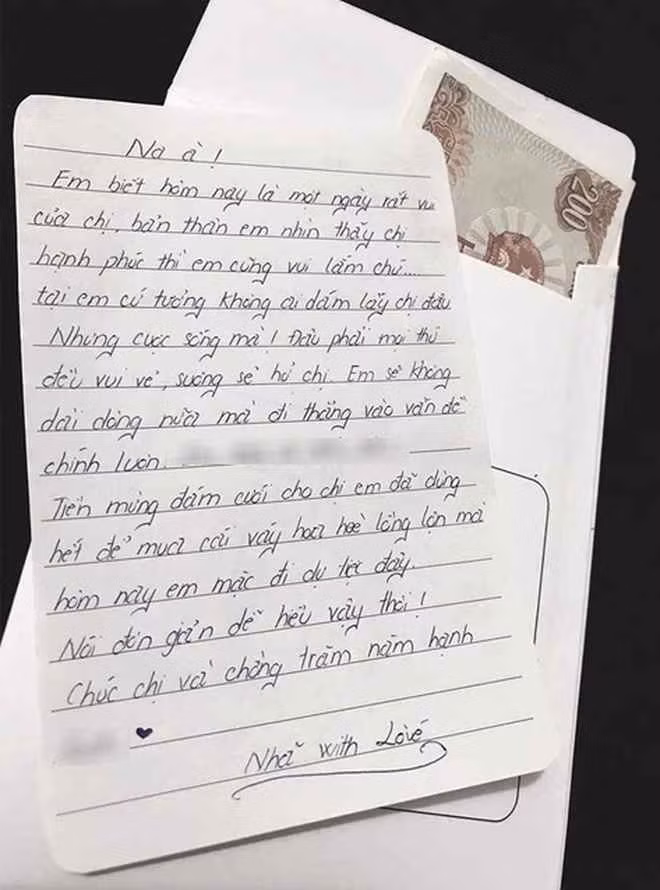 Để nói về khoản lầy lội thì có lẽ không ai bằng người bạn thân của chúng ta. Ví dụ điển hình chính là màn mừng cưới của cô gái tên Thanh Nhã (sống ở TP.HCM) từng khiến nhiều người phì cười.