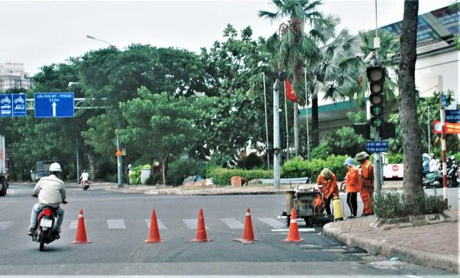 Hinh anh doc dao ve nguoi nuoc ngoai gian cach xa hoi o Viet Nam-Hinh-7