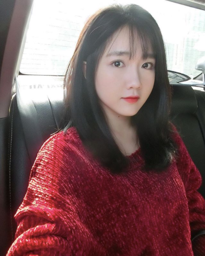 Phải thừa nhận rằng, nhìn những livestream của Kiều Trinh, nhiều cánh mày râu phải ngưỡng mộ với các kĩ năng thao tác game của cô nàng.