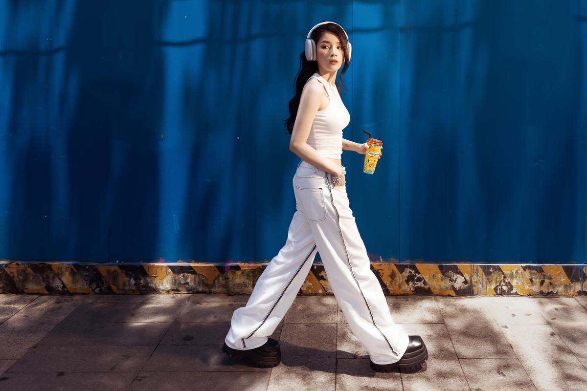 Nhờ gương mặt xinh xắn, Mie được khán giả và đồng nghiệp phong là "Hoa hậu DJ".