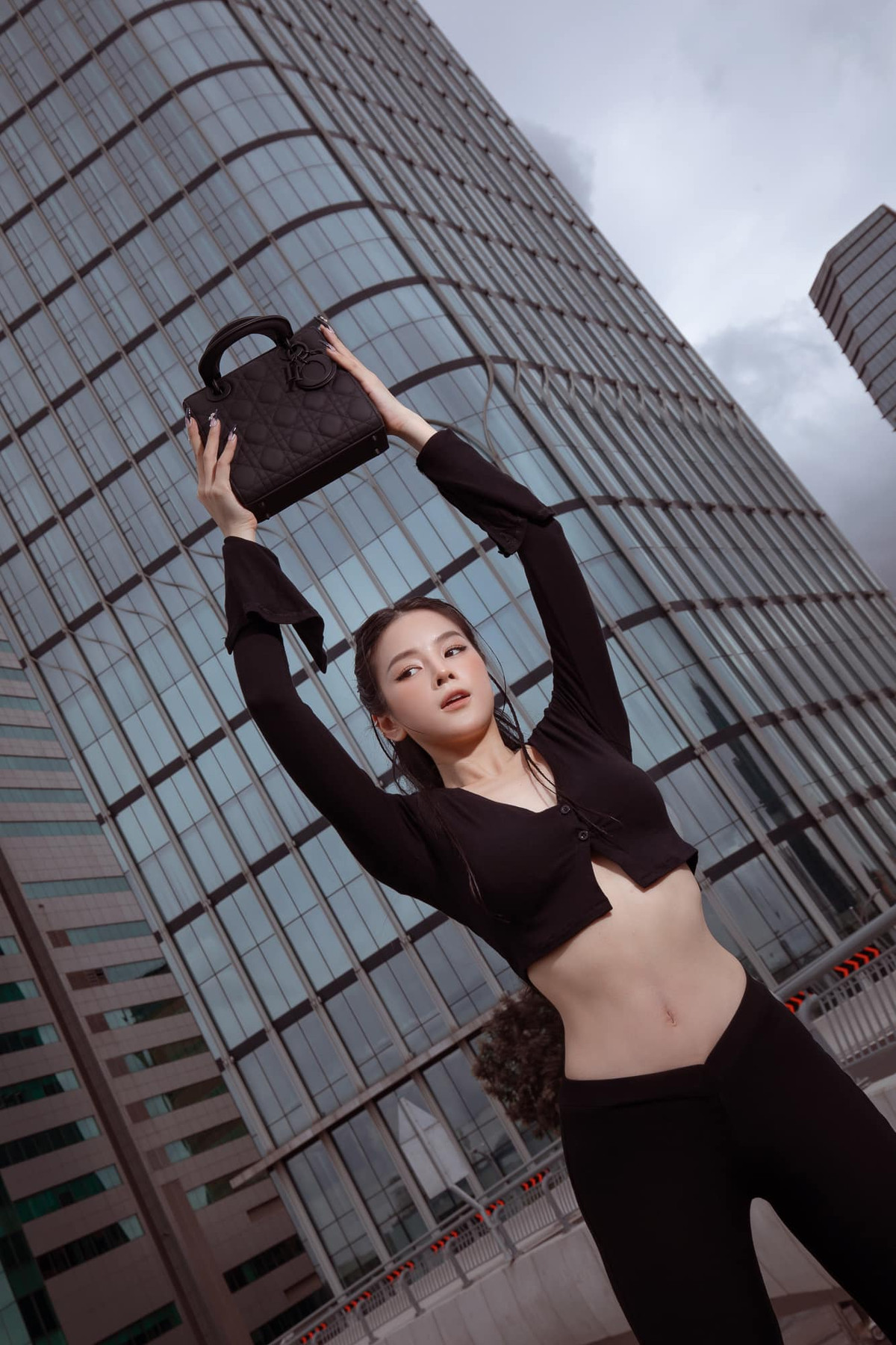 Từ khi bước chân vào sự nghiệp "quay đĩa", DJ Mie chọn cho mình phong cách thể thao, cá tính.