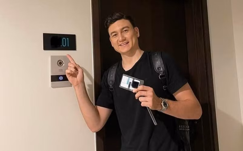 Nhiều trang tin uy tín cũng đã khẳng định thủ thành Việt kiều này đã được 3 CLB tại Việt Nam ngỏ ý chiêu mộ.