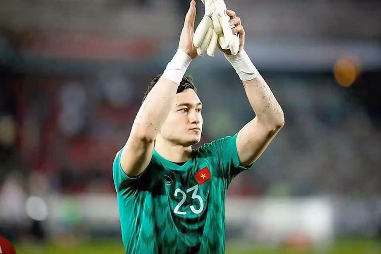 Trong số những cái tên được đồn đoán sốt sắng nhất, CLB Bình Định đang được xem là bến đỗ khả dĩ và phù hợp hơn cả dành cho Văn Lâm.