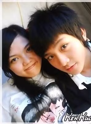 Công thành hay còn gọi với tên Ken Kul là một trong những hot boy Việt đời đầu được giới trẻ cuối 8X, đầu 9X biết đến. Đặc biệt những bạn trẻ từng tiếp cận và sử dụng công cụ chat Yahoo thì không còn quá xa lạ với anh chàng này.