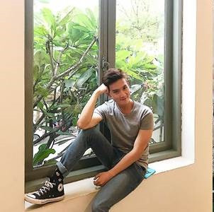 Cuộc sống hiện tại của Ken Kul khiến nhiều người phải ước mơ. Khi không bận rộn thì chàng trai dành cho mình những chuyến du lịch để tận hưởng cuộc sống.