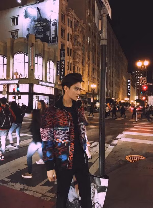 Theo tìm hiểu, hiện Ken Kul đang định cư bên Mỹ với cuộc sống êm đềm nhẹ nhàng, rèn luyện thể thao, du lịch đó đây và không quên khoe những khoảnh khắc thư giãn hạnh phúc này.