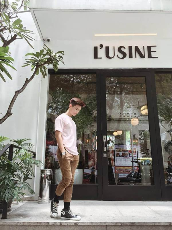 Dù đã 10 năm trôi qua nhưng nếu lên Google hay Facebook và gõ tên Ken Kul nhiều bạn trẻ sẽ có "1 vé về tuổi thơ" khi hình ảnh của hot boy bị chôm ảnh nhiều nhất Việt Nam lại hiện lên.