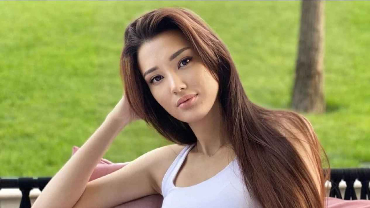 Sabina Altynbekova thường xuyên cập nhập hình ảnh cuộc sống sang chảnh trên trang cá nhân để tiện tương tác với người hâm mộ.