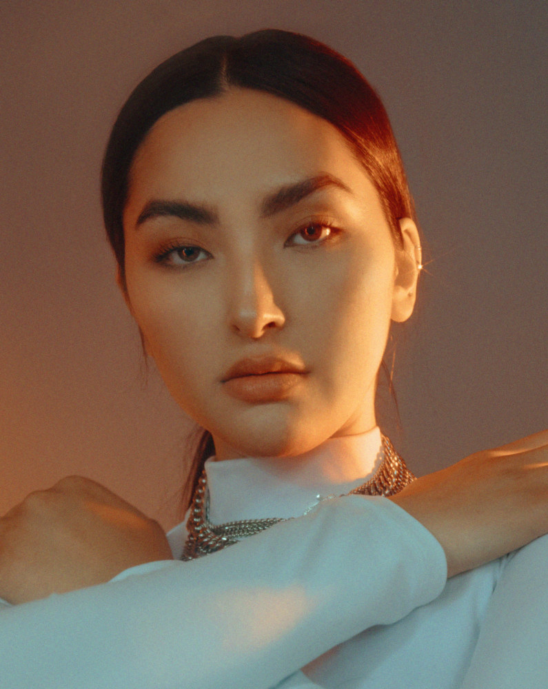 Từng bị chế nhạo về thân hình quá khổ nhưng Nu không nản. Theo cô, phong thái lôi cuốn, tự tin mới là điều quan trọng.