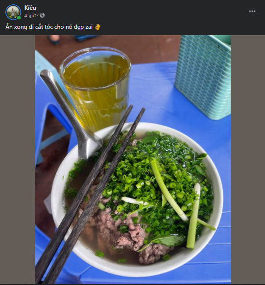 Quả đúng là, ăn phở ngoài hàng vẫn là một thứ cảm giác không thể thay thế được.