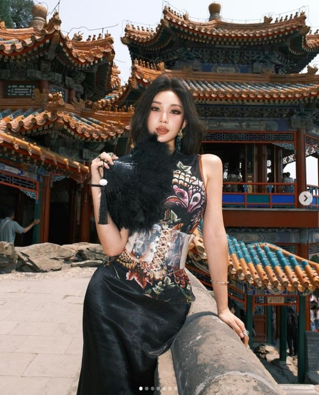 Là nhà thiết kế thời trang song bản thân Twinkle sở hữu ngoại hình không thua kém các người mẫu thứ thiệt.