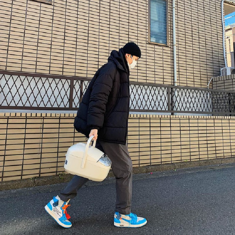 Dần dần, trào lưu chụp ảnh cùng nồi cơm điện lan rộng ra khỏi phạm vi của group và trở thành một trend chụp hình hài hước của giới trẻ.