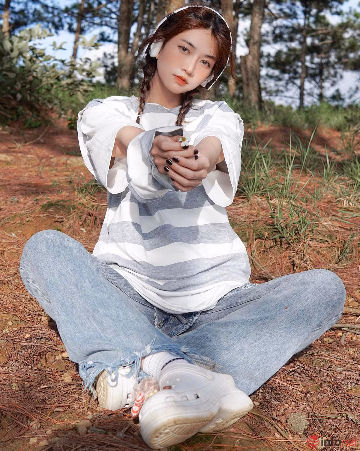 Nhờ những nguồn thu nhập này, Lê Bống đã sở hữu một gia tài không hề nhỏ dù chỉ mới 28 tuổi. Trong một bài đăng chia sẻ trên trang cá nhân, cô từng kể rằng, ước mơ hồi lớp 7 là xây nhà cho bố mẹ, mua ô tô, mua nhà cho bản thân. Lúc đó mọi người trong nhà chỉ cười nhưng dần dần, cô nàng đã lần lượt thực hiện mong muốn của mình.‏