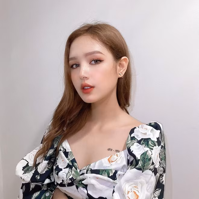 Tuy nhiên, Xoài Non thẳng thắn khẳng định đã tự lập từ khi 15 tuổi, có đủ khả năng chi trả cho cuộc sống của bản thân.